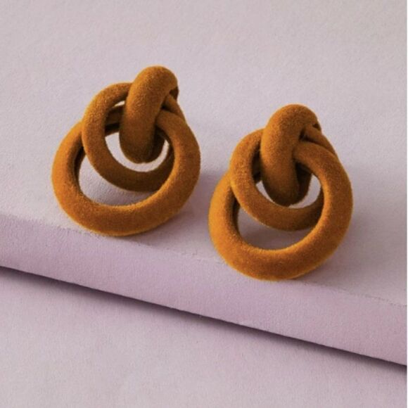 π
ππ
 π§‘ Chic Layered Link Knotted Velvet Hoop Earringsβ π - Picture 4 of 7